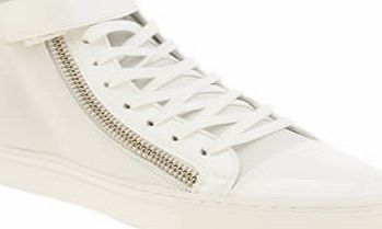momentum White Melbourne Cup Hi Trainers