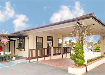 Econo Lodge Monterey