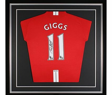 Manchester United Ryan Giggs Signed Shirt - 29 x