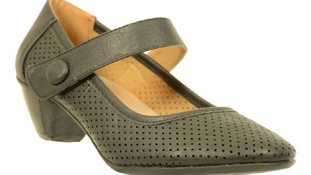 NATURE`S OWN Megan Black Court Shoe