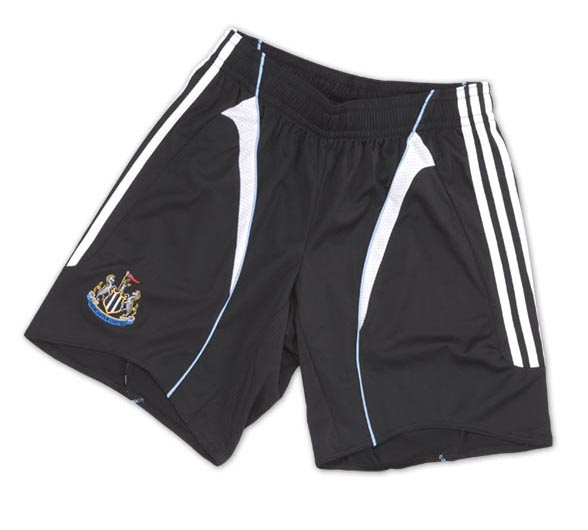 Newcastle Adidas 07-08 Newcastle home shorts - Kids