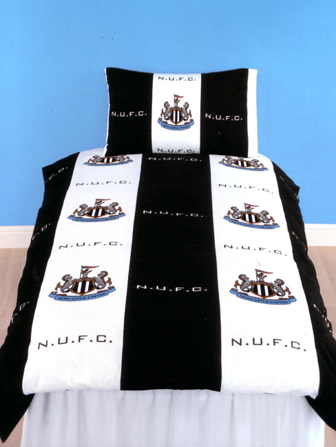 Newcastle United FC Stripe Duvet Cover and Pillowcase Bedding