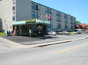 NIAGARA FALLS Days Inn North Of The Falls