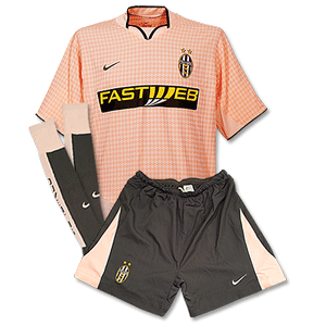 Nike 03-04 Juventus Away Infant kit