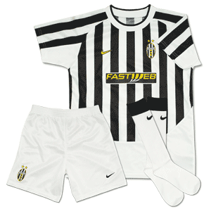 Nike 03-04 Juventus Home Little Boys kit