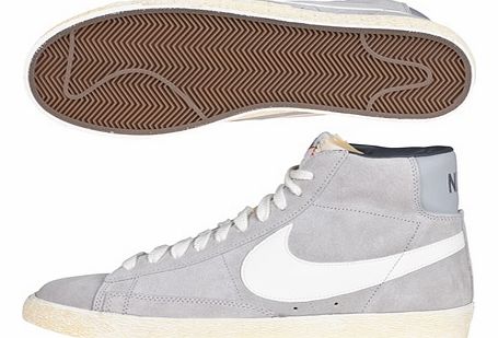 Nike Blazer Mid Vintage Suede Trainers - Medium