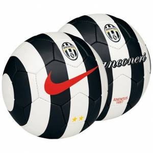 Nike Juventus Club Replica Football 09