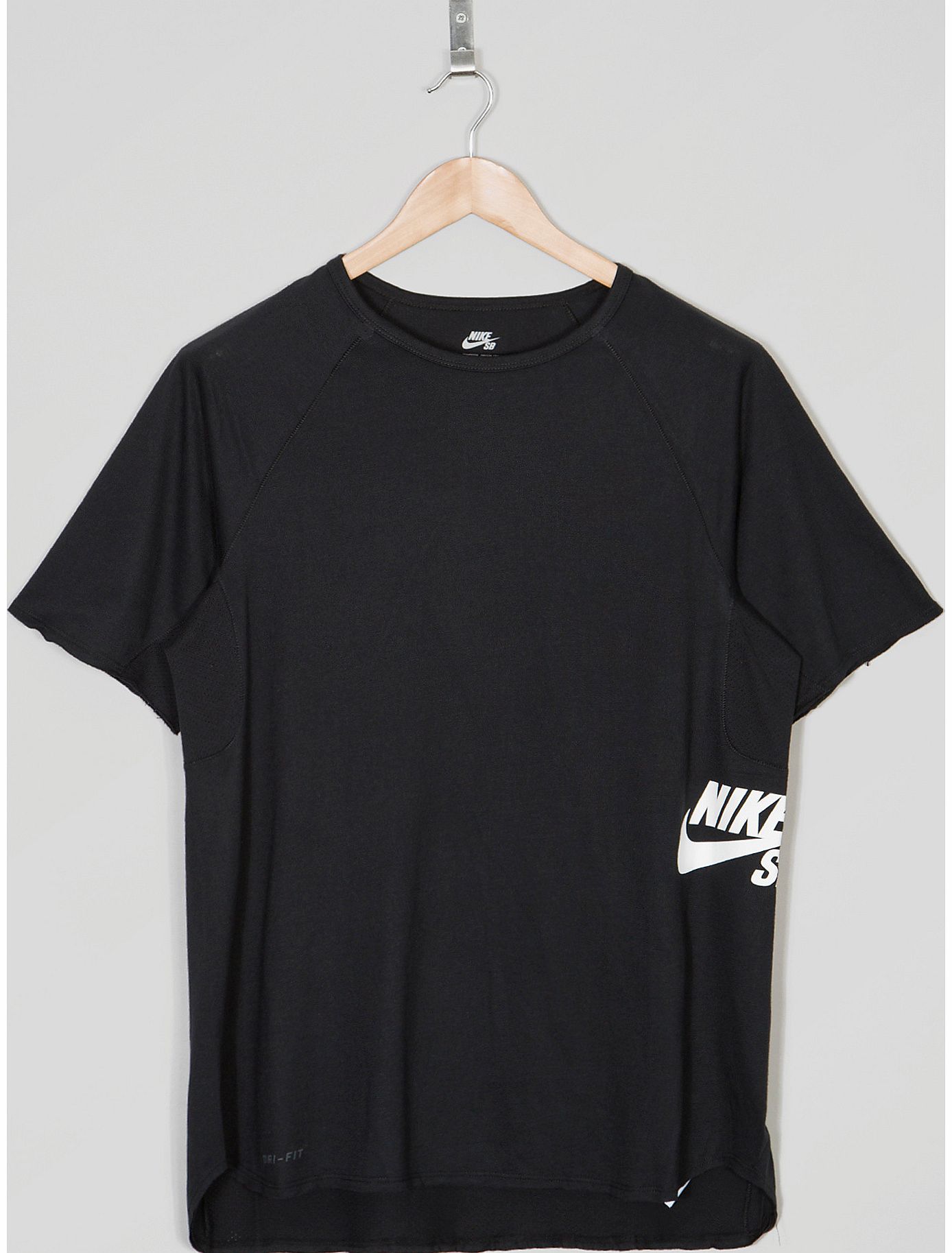 Nike SB Skyline Raglan T-Shirt