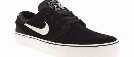 kids nike skateboarding black  white stefan