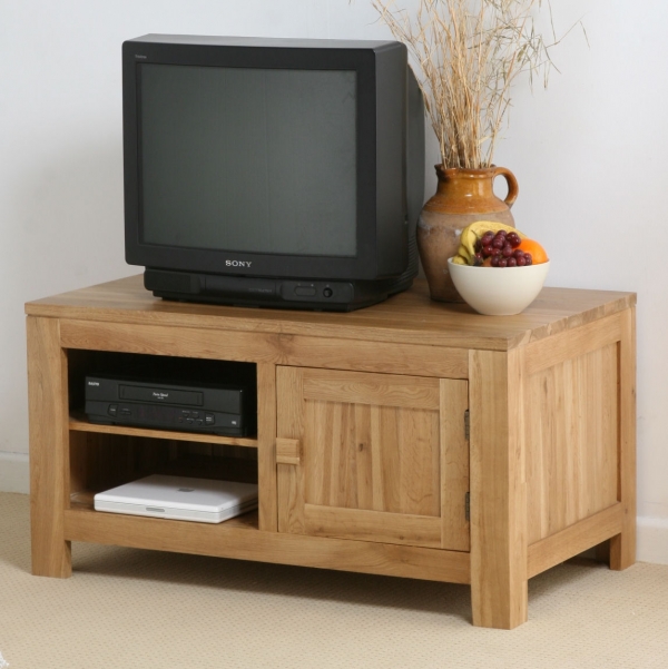 Oak Furniture Land Nero Solid Oak Widescreen TV / DVD / VCR Cabinet