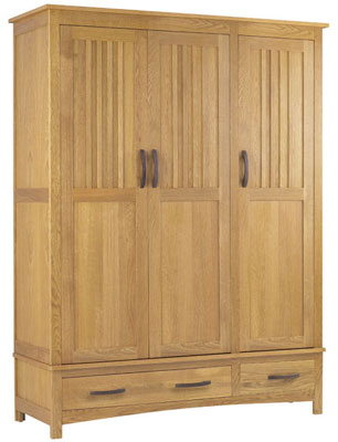 oak WARDROBE TRIPLE WITH DRAWERS KINGSLEIGH