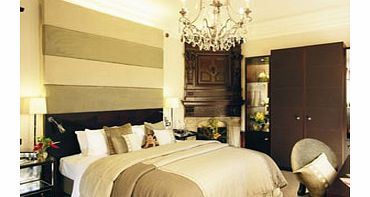 One Night Indulgent Break with Dinner at a Hand