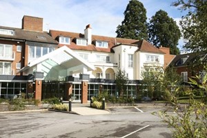 One Night Stay with Breakfast at Regency Park