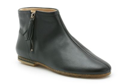 Mendip Valley Black Leather