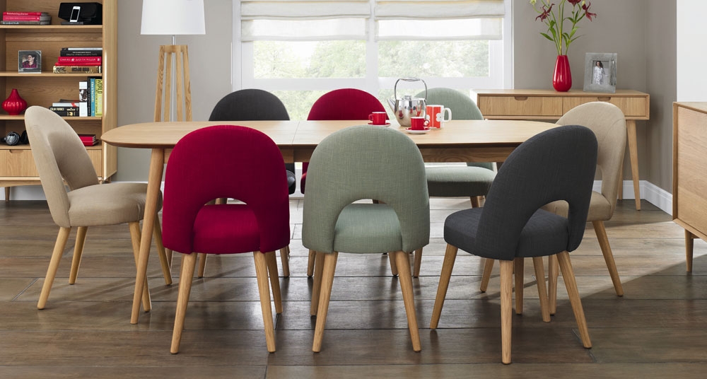 Oak Extension Dining Table & Extensive