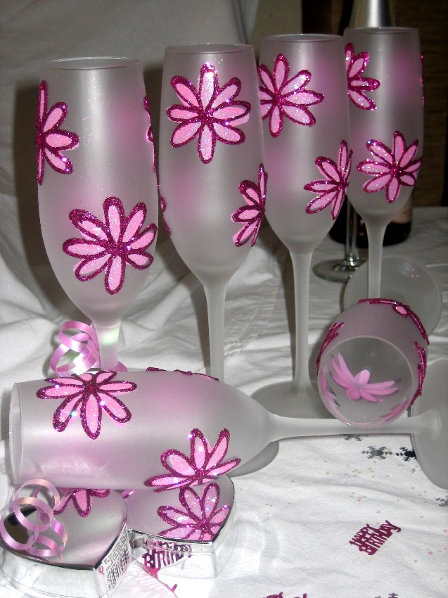 Personalised Pink Daisy Champagne Flute