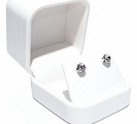 SILVER STUD EARRINGS MADE WITH SPARKLING SWAROVSKI CRYSTAL. LUXURY BOX. HIGH QUALITY. LOW PRICES.