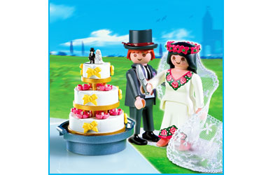 Bridal Couple with Wedding Cake 4298