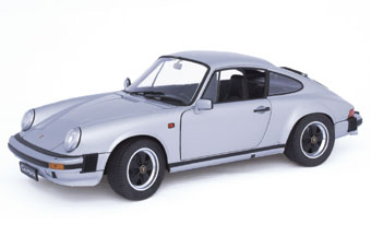 Premium ClassiXXs Porsche 911 Carrera 3.2 Coupe in Silver