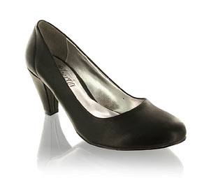 Priceless Casual Round Toe Court Shoe