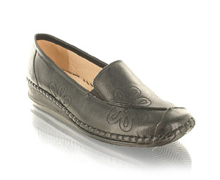 Priceless Comfortable Casual Shoe With Butted Seam