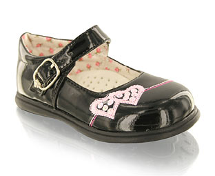 Priceless Cute Casual Shoe With Heart Trim