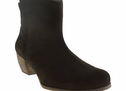 Red Or Dead Black After School Boots