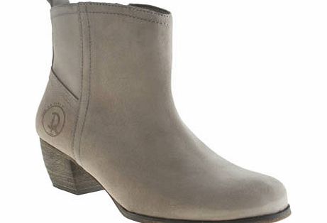 Red Or Dead Grey After School Boots