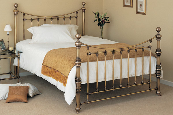 Relyon Beds Dorset Classic Bed Frame Double 135cm