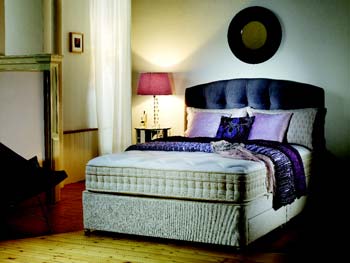 Rest Assured Sanctuary Memory Foam 2600 Divan