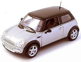 Revell Mini Cooper (1:18 scale in Silver)