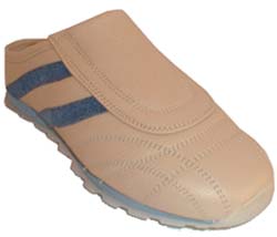 Womens leather slip-on trainer