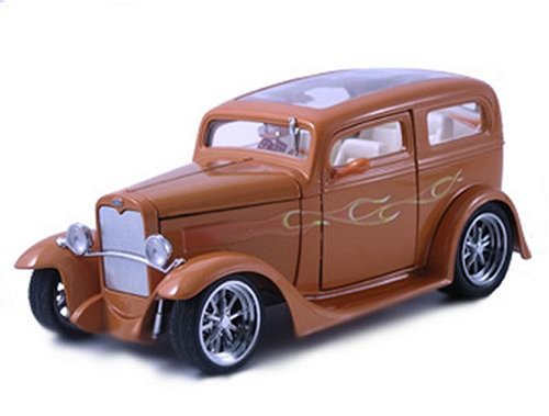 Road Signature Diecast Model Ford Model A Sedan (1931) in Orange (1:18 scale)