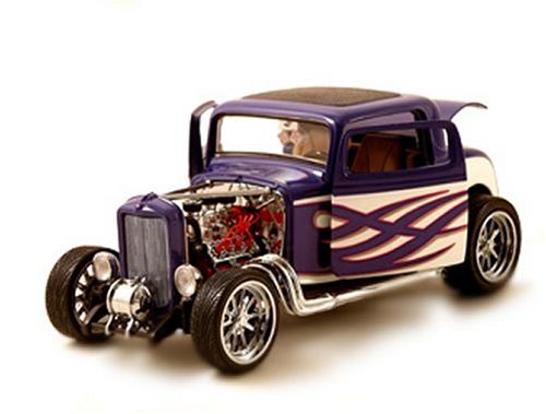 Road Signature Diecast Model Ford Street Rod (1932) in Purple (1:18 scale)