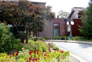 ROCKFORD Lexington Hotel Cliffbreakers Riverside Resort