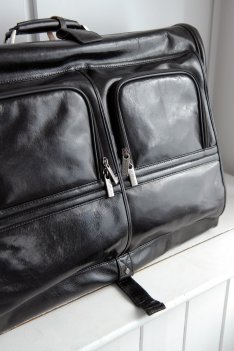 S Babila Leather Suit Bag