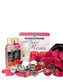 Romantic Gifts : Bed of Roses Special Deluxe