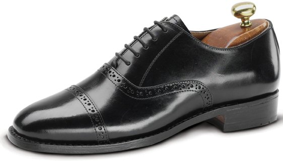 Samuel Windsor Plain Toe Cap Semi Brogue: Black
