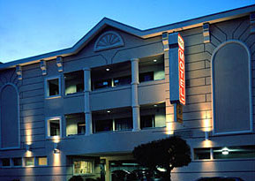 Nob Hill Motor Inn