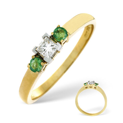 Emerald and 0.15 Carat Diamond Ring In 18 Carat Yellow Gold