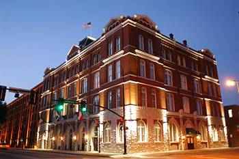 SAVANNAH Inn at Ellis Square , a Days Hotel