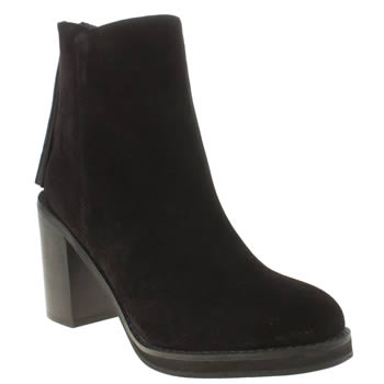 schuh Black Strider Boots