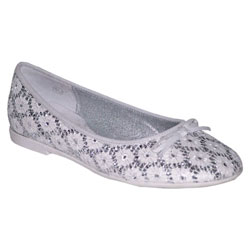 SCHUH CHOC LACE PUMP