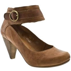 Female Garay Cuff Court Leather Upper Low Heel in Tan