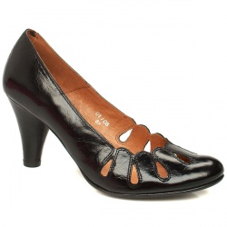 Schuh Female Zambrotta Scallop Court Patent Upper Low Heel in Black, Red