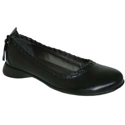 SCHUH MATILDA STITCH PUMP