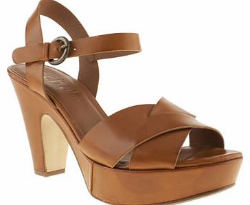 womens schuh tan in the know low heels