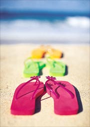 Matt Separates toe thong sandal with mesh bag