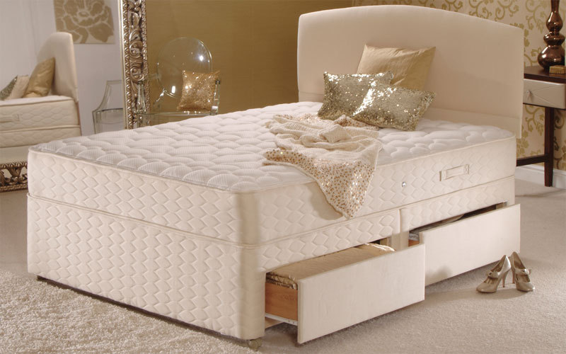 Sealy Posturepedic Cumbrian Meadow Divan Set,