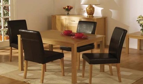 Oakmere Dining Set in Brown